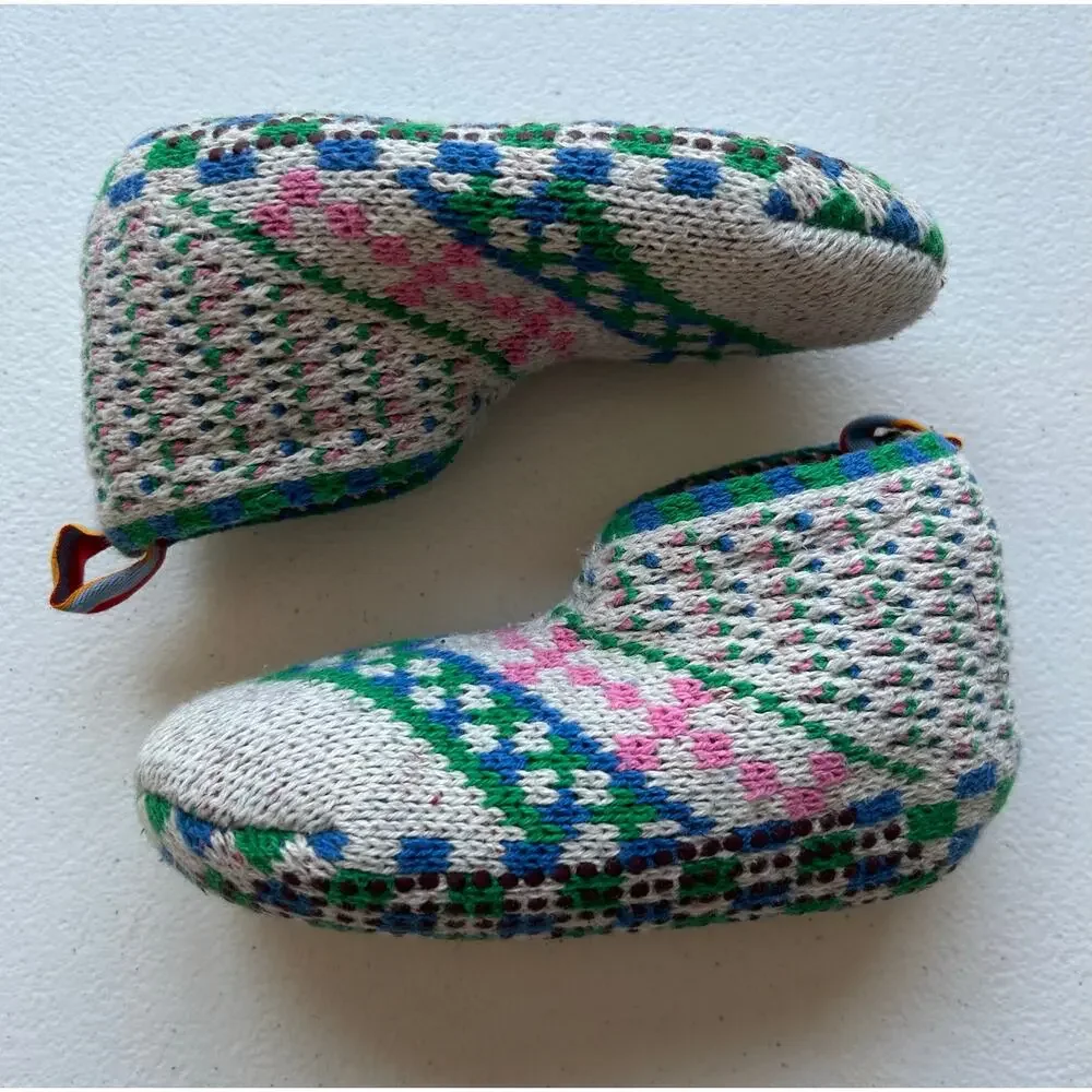 Bombas Gripper Slippers Kids Sz 8-10 Nonslip Bottoms Nordic Sweater Faux Sherpa